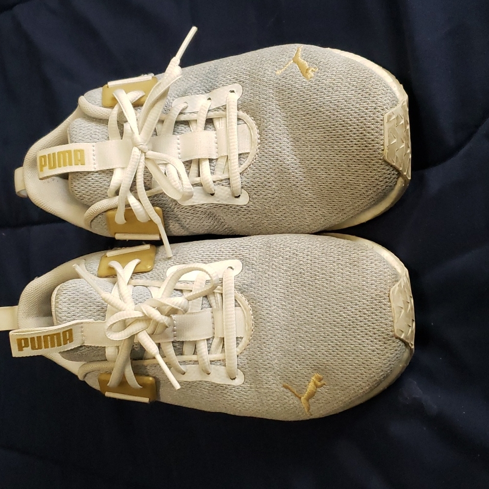 Puma tennis shoes